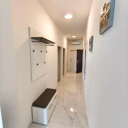 Apartman Madonna 2 *