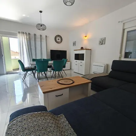 Madonna 2 Apartman *